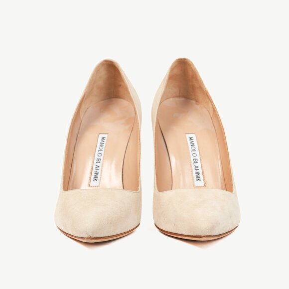 Manolo Blahnik BB Beige Suede Pointed-Toe Pumps - Picture 2 of 8
